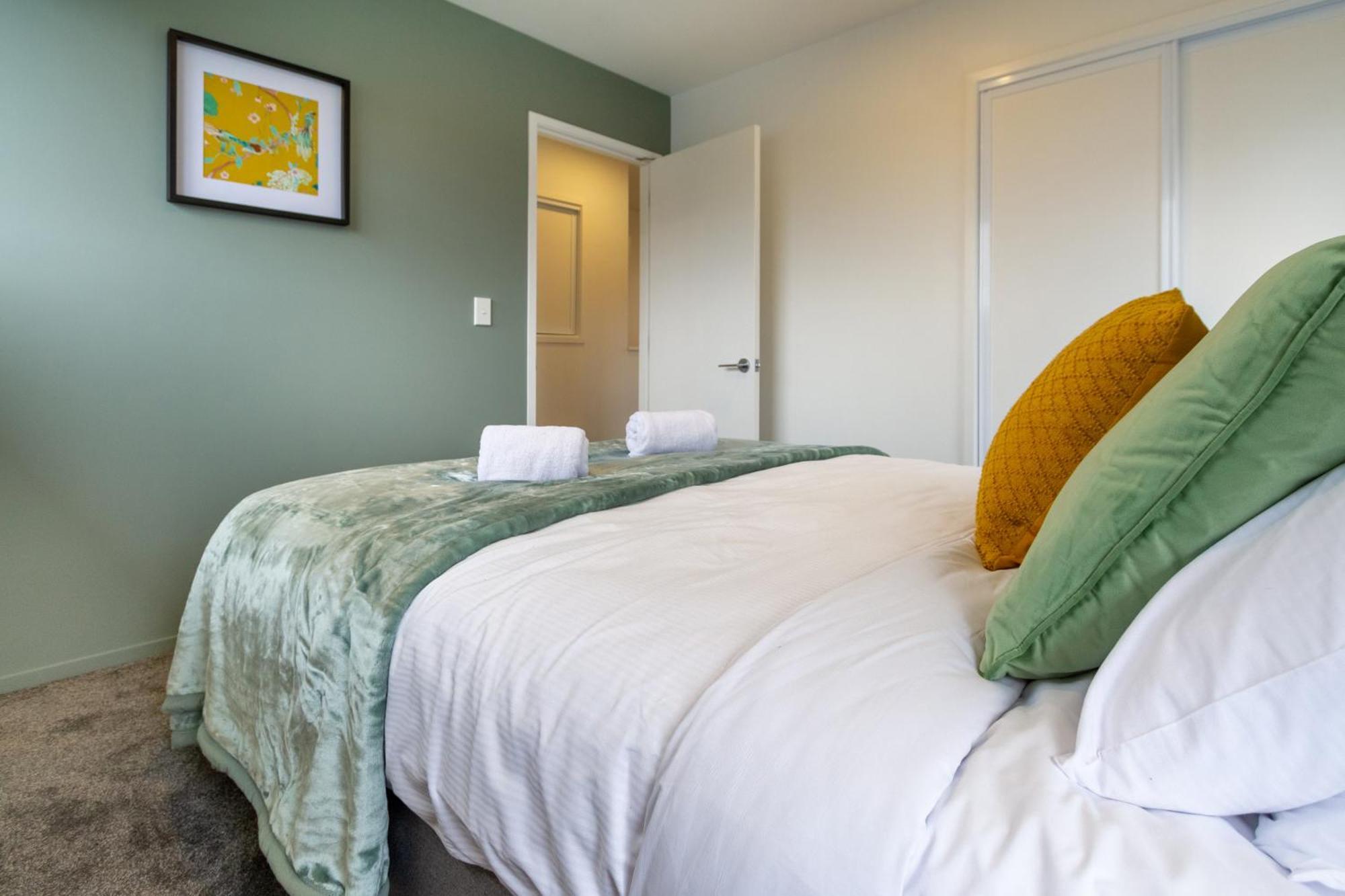 Serene Living 2 Bed With Carpark Christchurch Zewnętrze zdjęcie