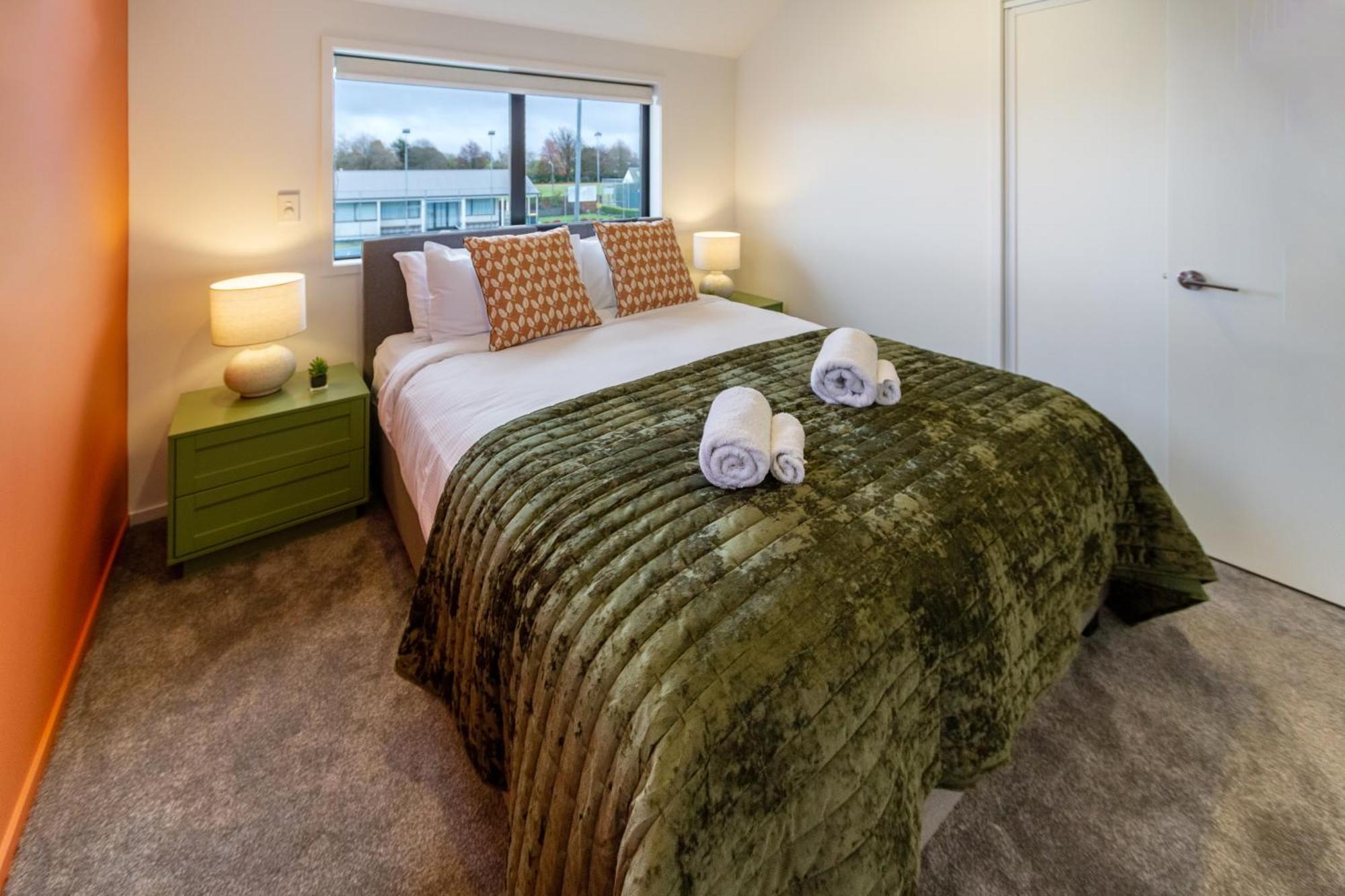 Serene Living 2 Bed With Carpark Christchurch Zewnętrze zdjęcie